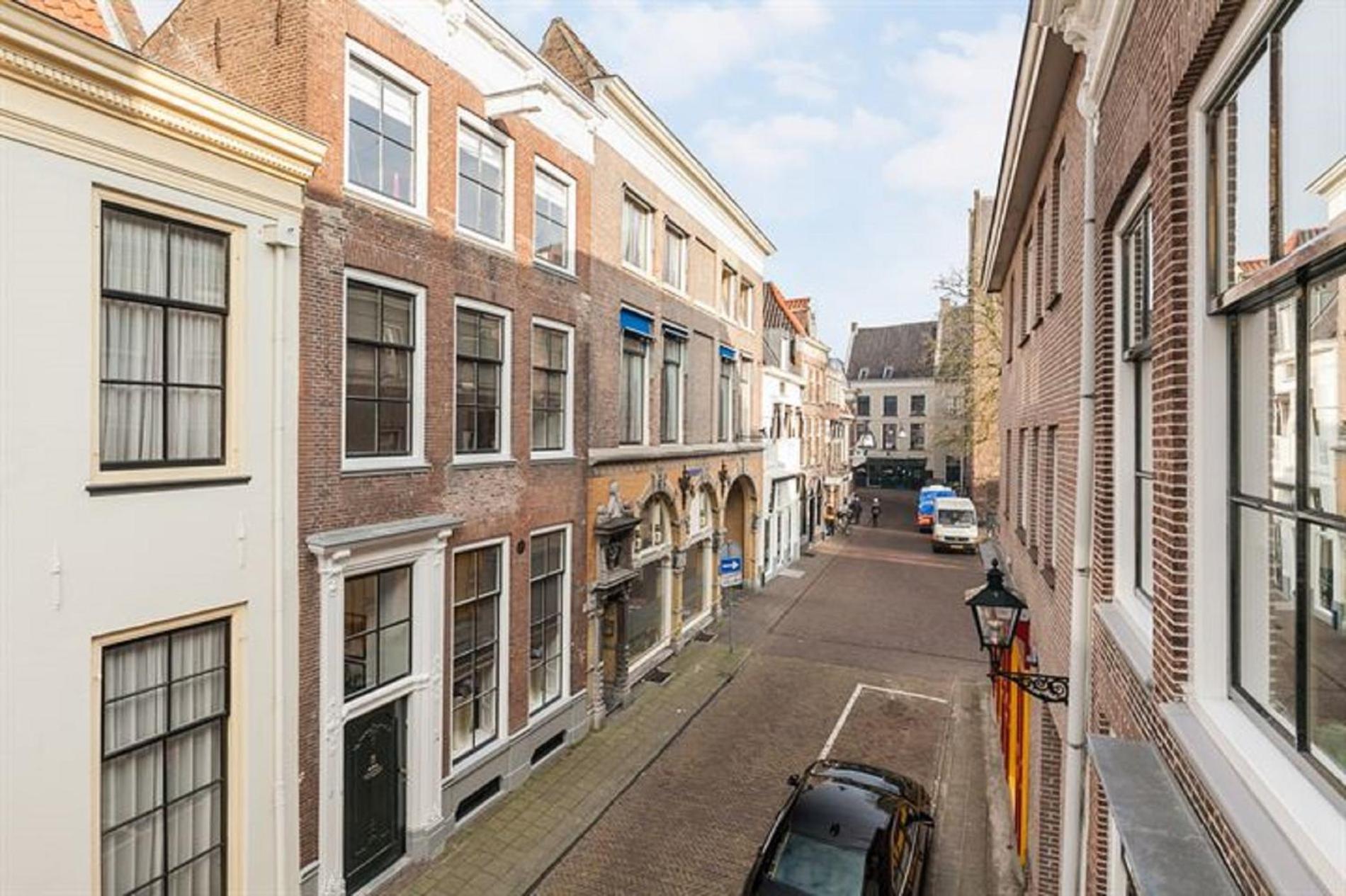 זוולה Stadslogement Bij De Sassenpoort מראה חיצוני תמונה