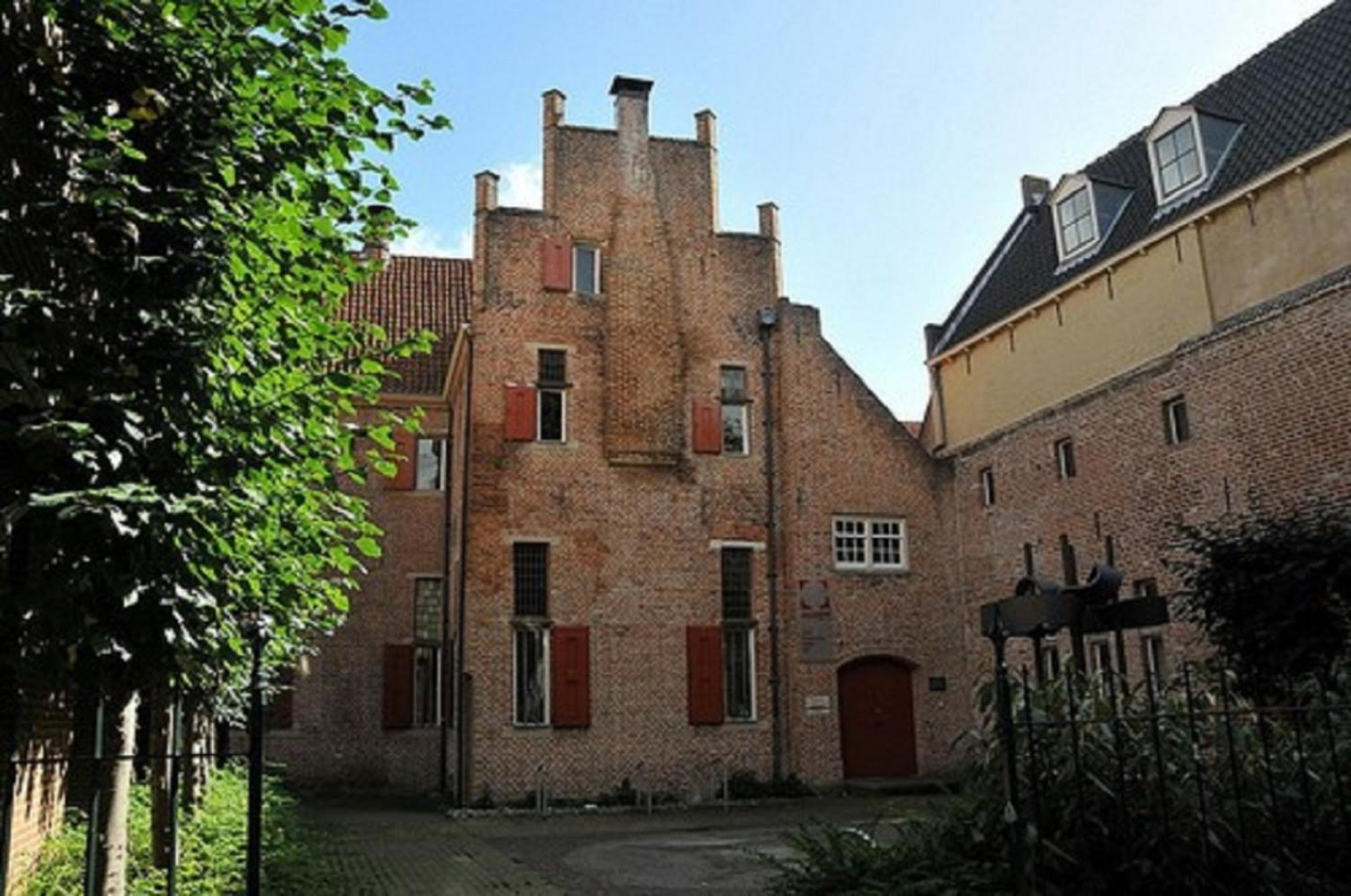 זוולה Stadslogement Bij De Sassenpoort מראה חיצוני תמונה