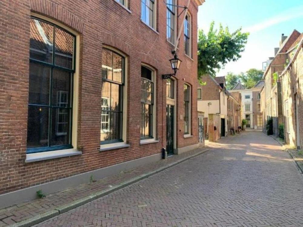 זוולה Stadslogement Bij De Sassenpoort מראה חיצוני תמונה
