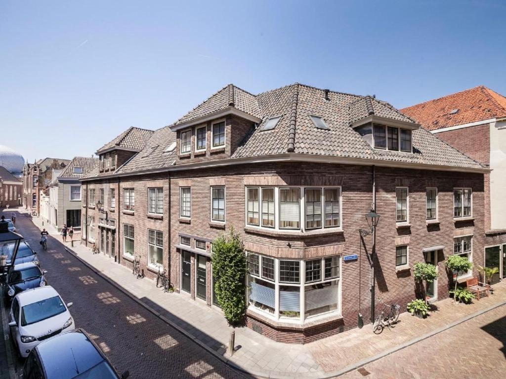 זוולה Stadslogement Bij De Sassenpoort מראה חיצוני תמונה