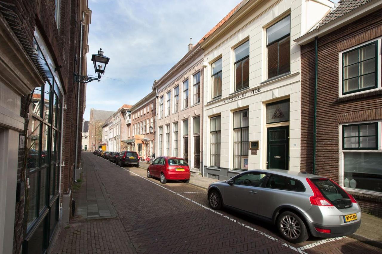 זוולה Stadslogement Bij De Sassenpoort מראה חיצוני תמונה