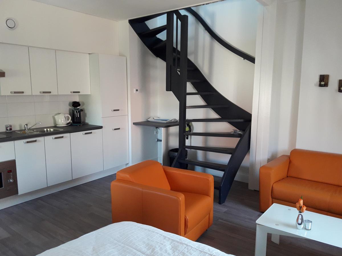 זוולה Stadslogement Bij De Sassenpoort מראה חיצוני תמונה