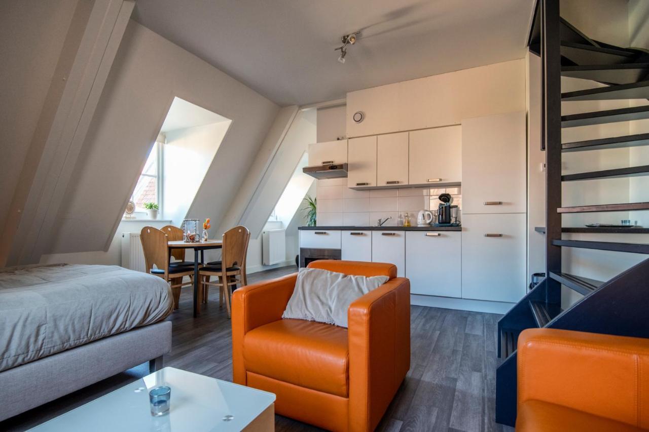 זוולה Stadslogement Bij De Sassenpoort מראה חיצוני תמונה